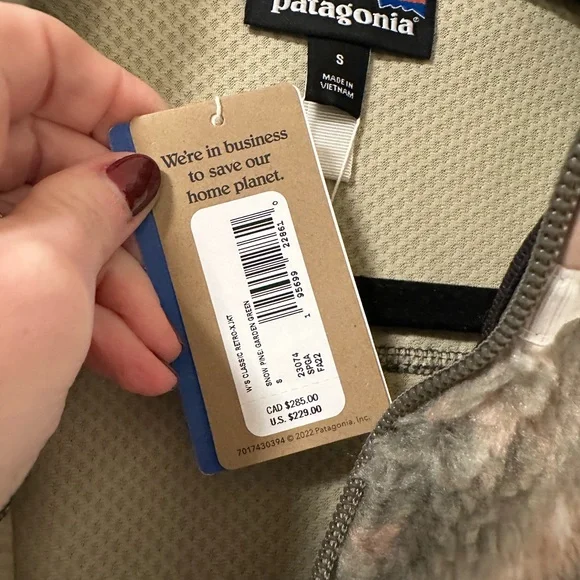 NWT Patagonia Fleece Jacket - Olive and Pink - Picture 2 of 2